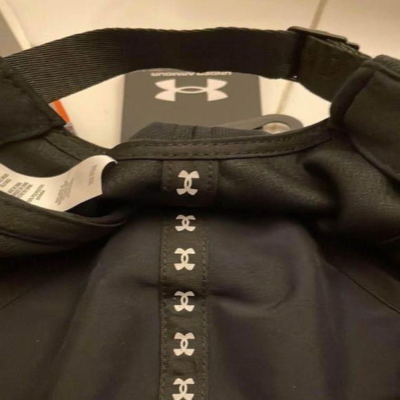 BRAND NEW women under armour black adjustable cap hat - Picture 6 of 6
